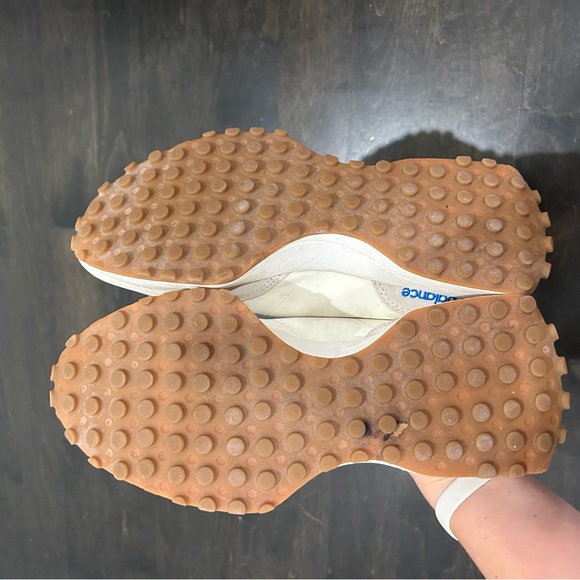 New Balance 327 - Picture 3 of 4